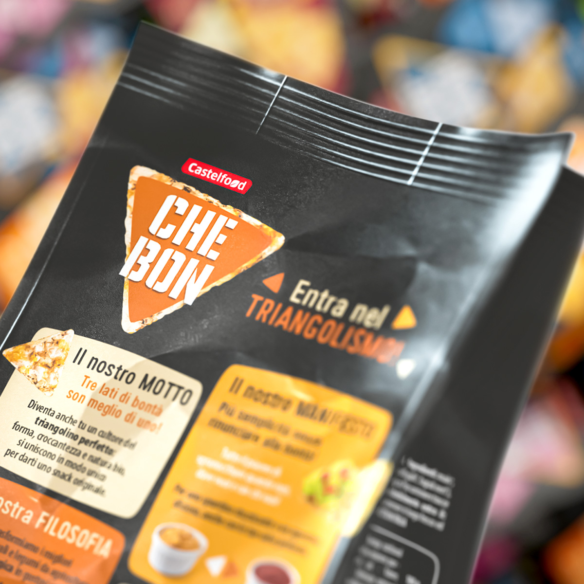 Retro della confezione Che Bon con manifesto del brand, filosofia e messaggio 'entra nel triangolismo'